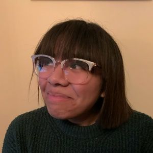 Meet your Posher, Caitlin